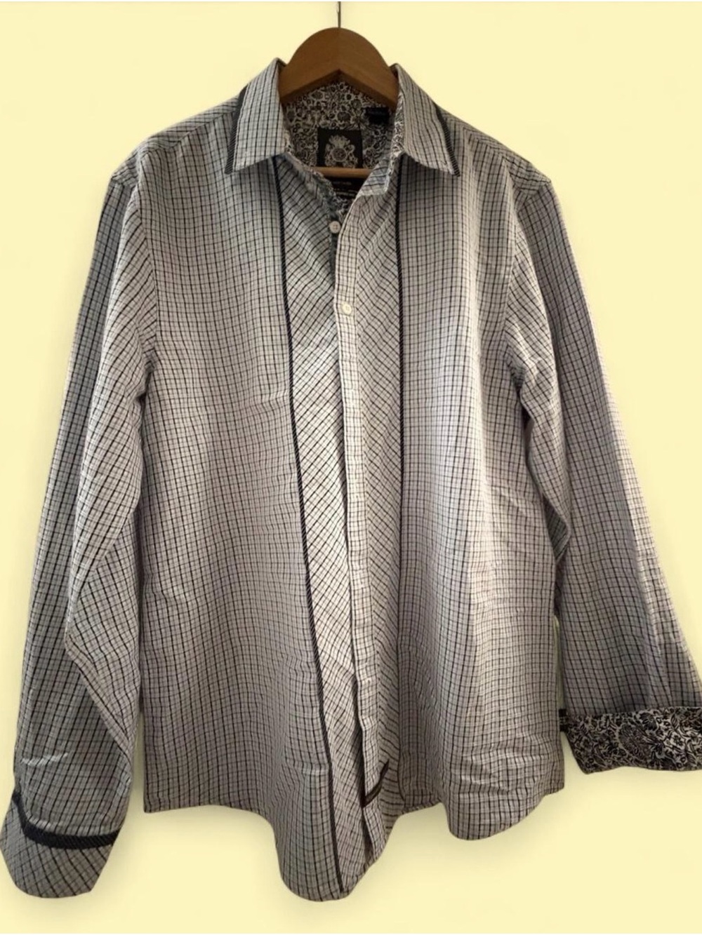 Casual Long-Sleeve Checked Button-Down Shirt in White and Black